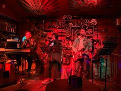 -周庄红庭演艺酒吧