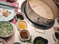 -洪氏嗨捞·猪肚鸡火锅(阳光天地店)