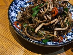 鱿鱼茶树菇-去茶去餐厅(中央大街店)