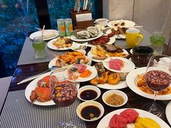 -广州万富希尔顿酒店·感趣自助餐厅·金秋蟹宴生蚝海鲜刺身