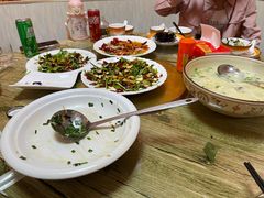 -超越海鲜屋(飞龙物业店)