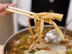 -卓雅桂林米粉