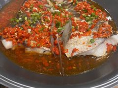 剁椒鱼头-三湘四水正宗湘菜(君峰路店)