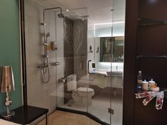 -昆明朗威酒店(昆明站火车站双桥夜市风情街店)