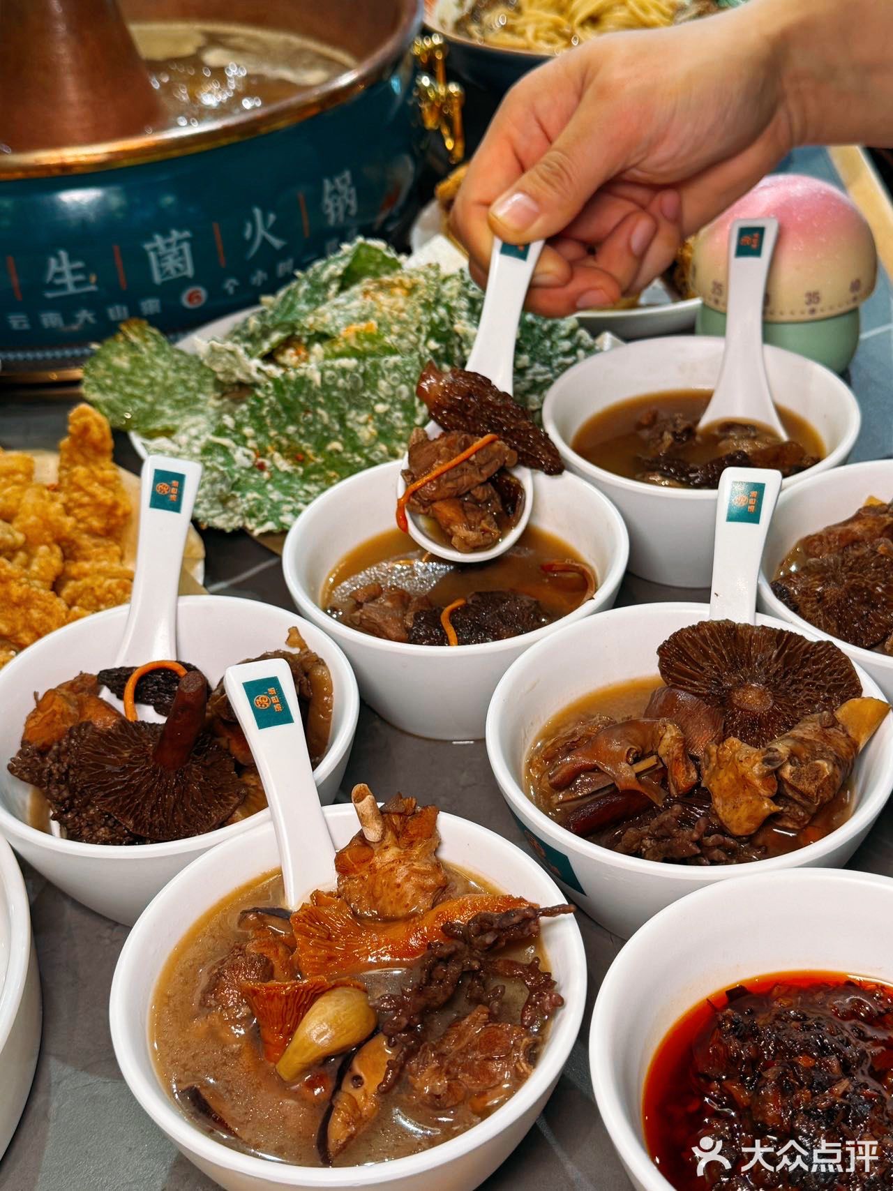 不可思议！北京竟有这么地道的野生菌火锅…