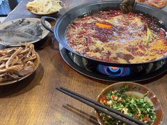 -黄潇洒老火锅(九眼桥宏济巷店)
