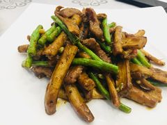 豆角茶树菇炒牛柳-岭南海晏楼(东晓南店)