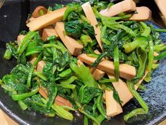 菠菜拌豆干-手选潮汕鲜牛肉火锅(二七广场店)