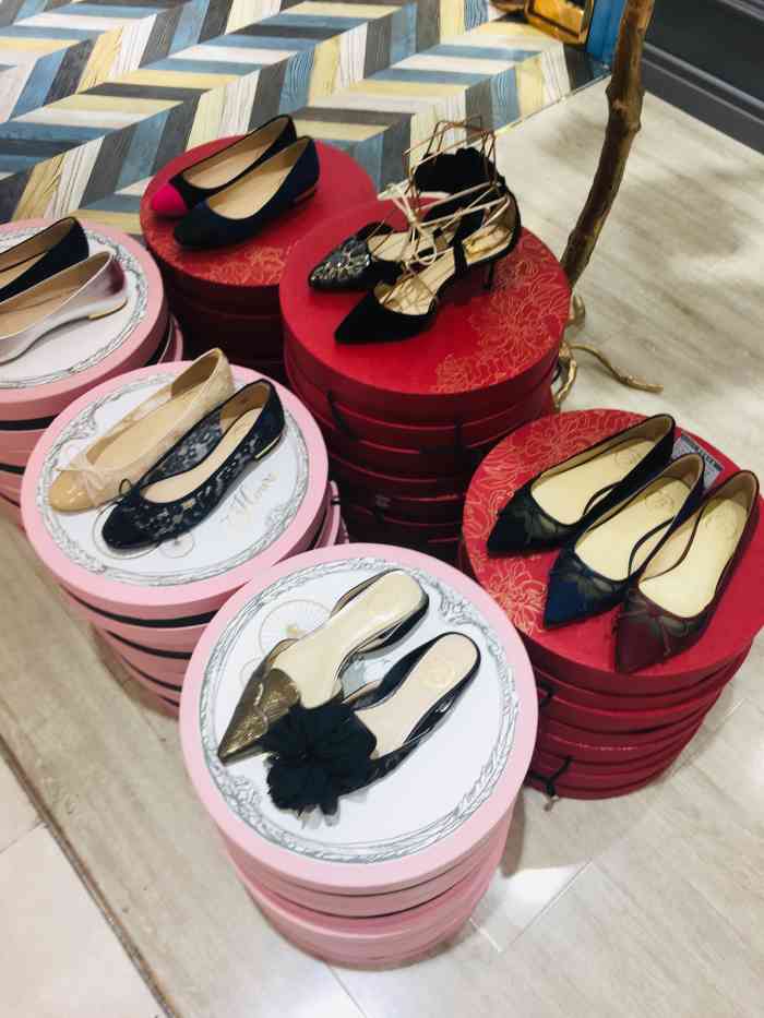 73hours(群光广场店)-"关注他们家很久了,鞋子很适合年轻女性,设.