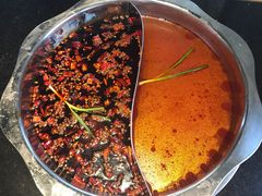 番茄鸳鸯锅-纸盐河码头火锅(十八梯店)