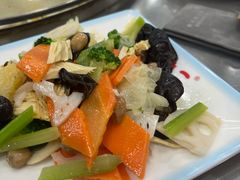 -屯老二农家铁锅炖·行业领军者(梅江店)