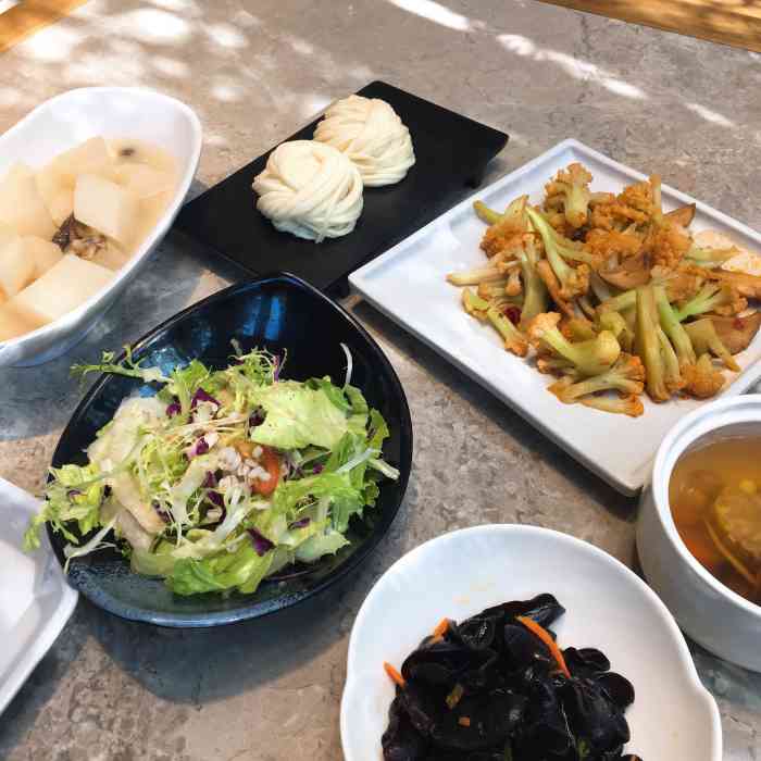 福顺斋素食餐厅-"每年都会到弘法寺拜拜转运这次留意到沿路.