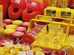 -m豆巧克力世界(上海世茂广场店)