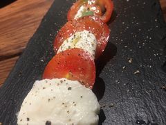 新鲜水牛芝士配番茄-Primo·丽莫意大利窑烤披萨