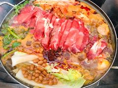 部队锅-MI WU FACTORY米屋美食工厂餐厅(绿地店)
