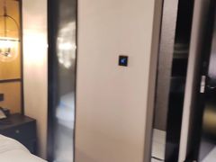 -万泊酒店(长沙五一广场国金中心店)