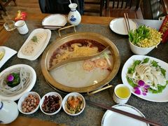 -小天鹅火锅·一线江景洪鼎旗舰店(洪崖洞店)