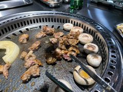 口蘑-马路牙子烧烤音乐酒馆(望京店)