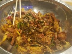 -愉肴麻辣香锅(中山路店)
