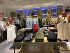 -URBAN REVIVO(北京斯普瑞斯奥特莱斯店)