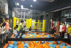 -蹦贝运动中心·蹦床·攀岩·闯关(龙岗店)