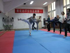 -享受健身·美体塑形馆