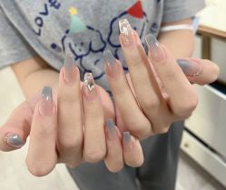 -悦指间美甲美睫