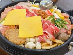 -豚妈妈汤饭·部队锅(南京东路店)