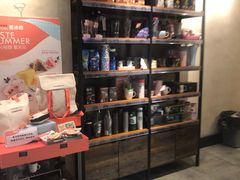 零售区-星巴克(北京三里屯SOHO一店)