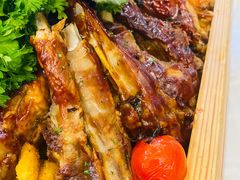 炭烤猪肋排配烤鸡翅及土豆串红-花园饭店-西餐厅