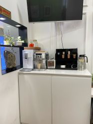 -丁和李朴美发沙龙