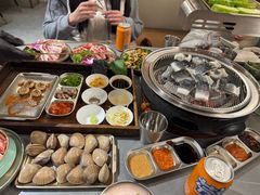 -围炉肉舍•炭烤活鳗•丹东海鲜烤肉(步行街店)