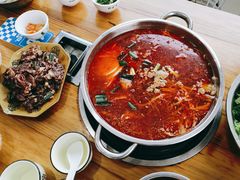 -黄利砖万峰林布依特色酸笋牛肉馆