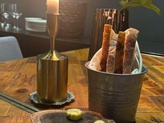 餐前包配黄油-AZUL by FUEL蓝色·法式酒馆(琶醍店)