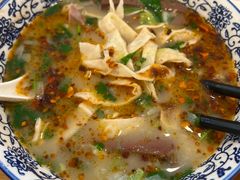 -八百里牛肉汤(盖饭·锅贴·万象城店)