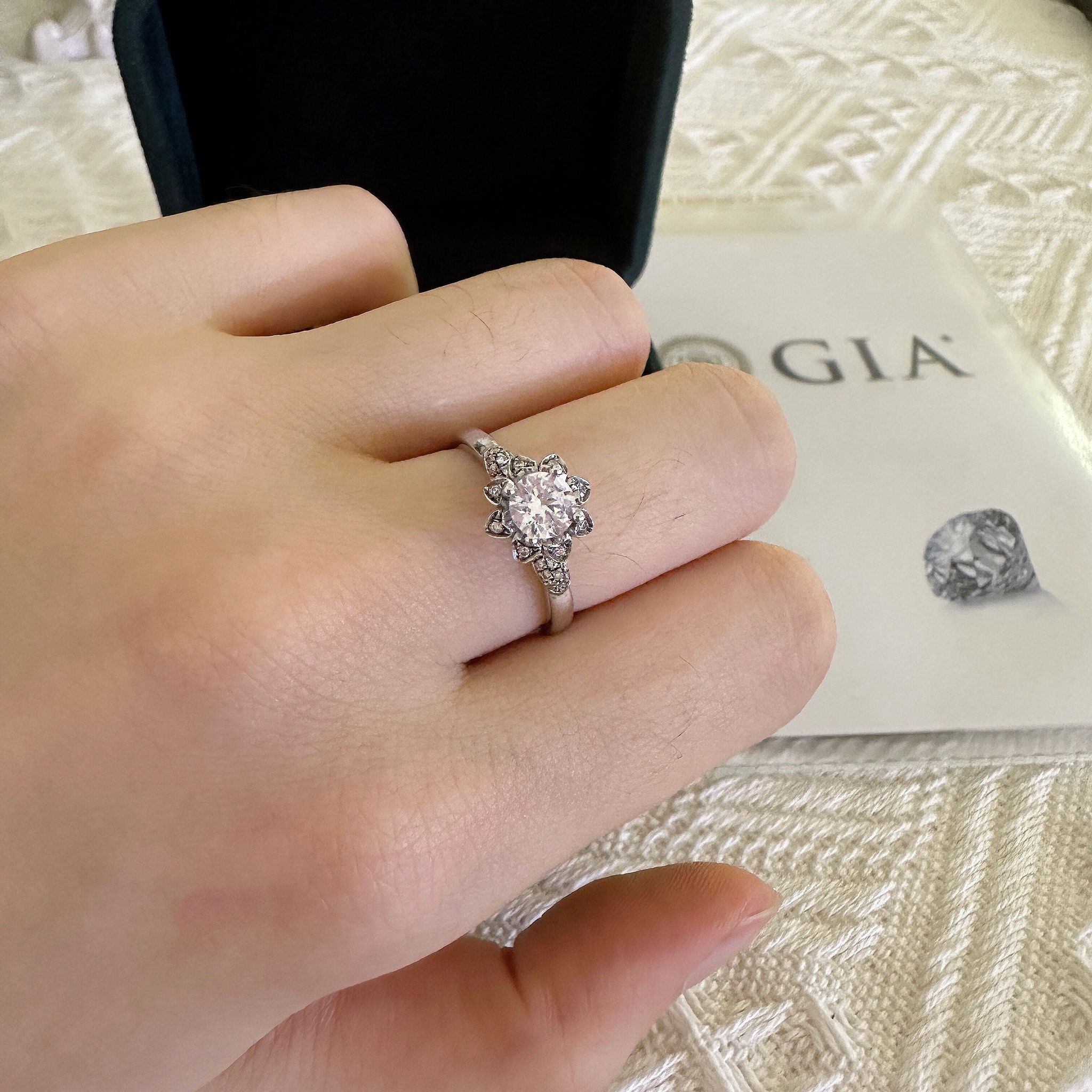 一克拉钻戒💍爆闪太阳花✨