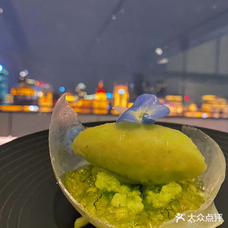 来浦东美术馆可别错过这个顶楼露台餐厅！