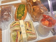 -巴黎贝甜(大宁国际商业广场店)