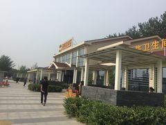 -窦店服务区-停车场