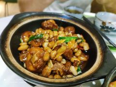 茨菇猪尾煲-原味田园·客家菜·土窑鸡(中航城君尚购物中心店)