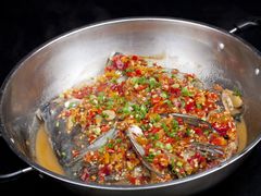 特色鱼头.jpg-湘嫂味厨(黄江店)