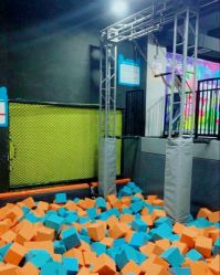 -蹦贝运动中心·蹦床·攀岩·闯关(龙岗店)