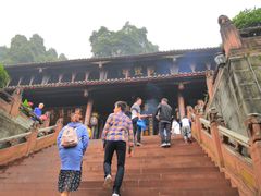 -峨眉山报国寺