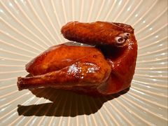 脆皮妙龄乳鸽-新荣记(南京西路店)