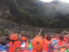 -安吉龙王山峡谷漂流