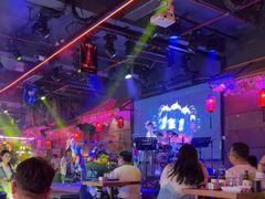 -喜鹊音乐酒馆(西街店)