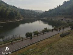 -梅岭月亮湾山体公园