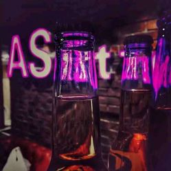 -鳌首刺青纹身 穿孔饰品店