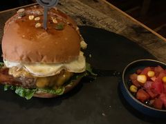 -HIGH FIVE哈福手工汉堡(桂林路店)