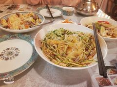 -汗腾格里·风味餐厅(新疆驻京办店)
